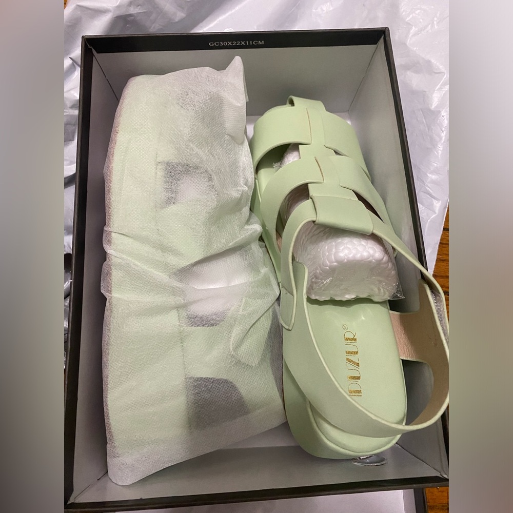 NIB Womens Platform Fisherman Wedge Sandals size 9.5